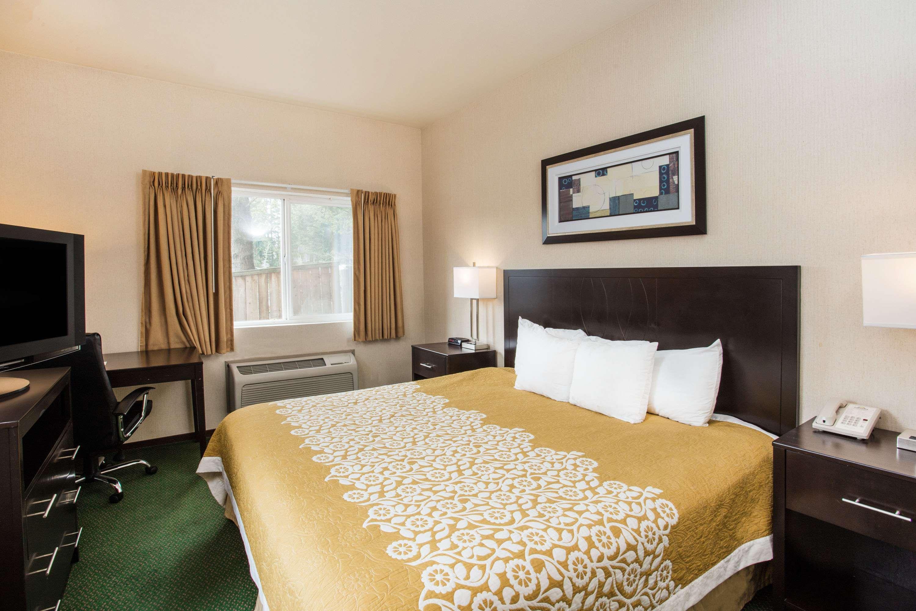Days Inn By Wyndham Seattle Aurora Shoreline Ngoại thất bức ảnh