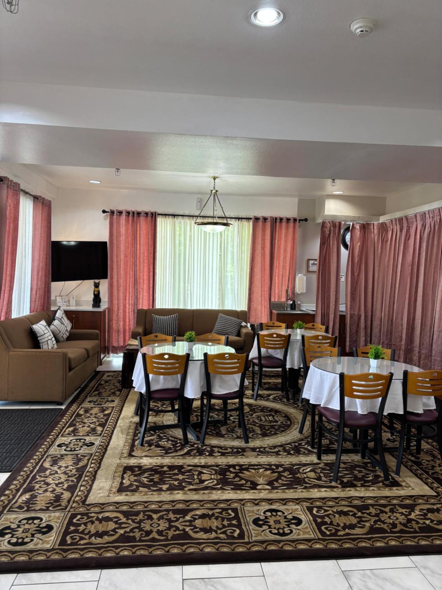 Days Inn By Wyndham Seattle Aurora Shoreline Ngoại thất bức ảnh